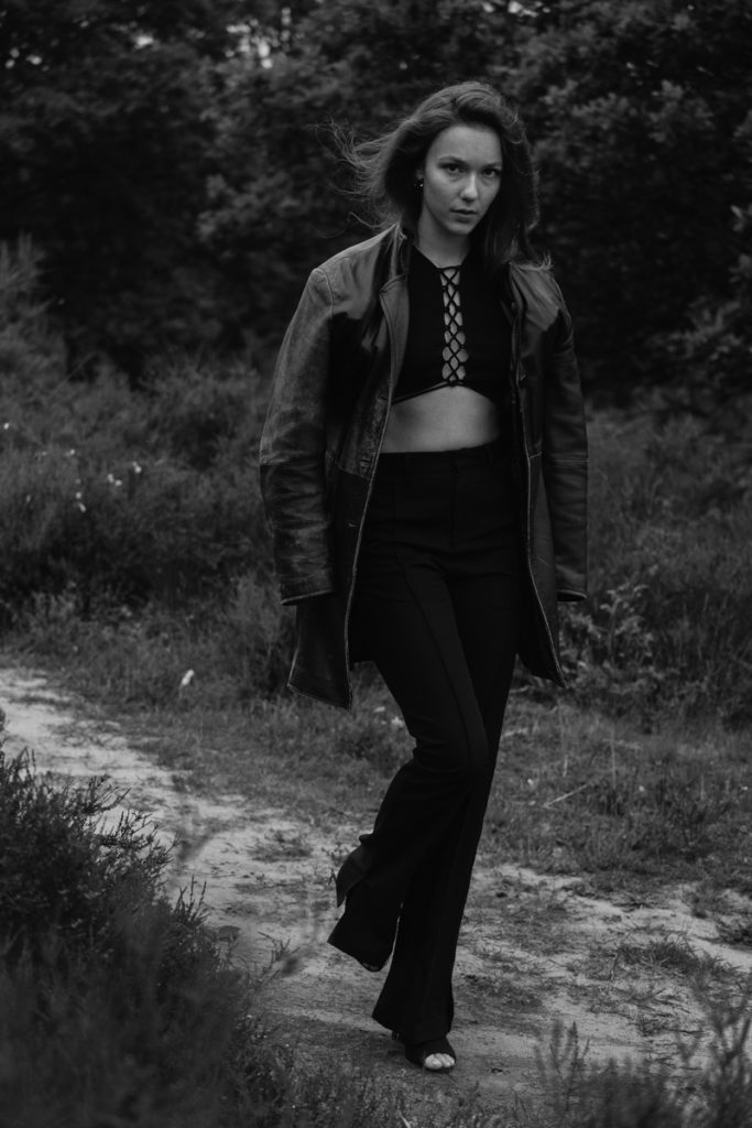 Kim Oehler schwarzweißbild Porträtfotografie Sascha Etzbach Fotografie Pulheim Fotograf Köln