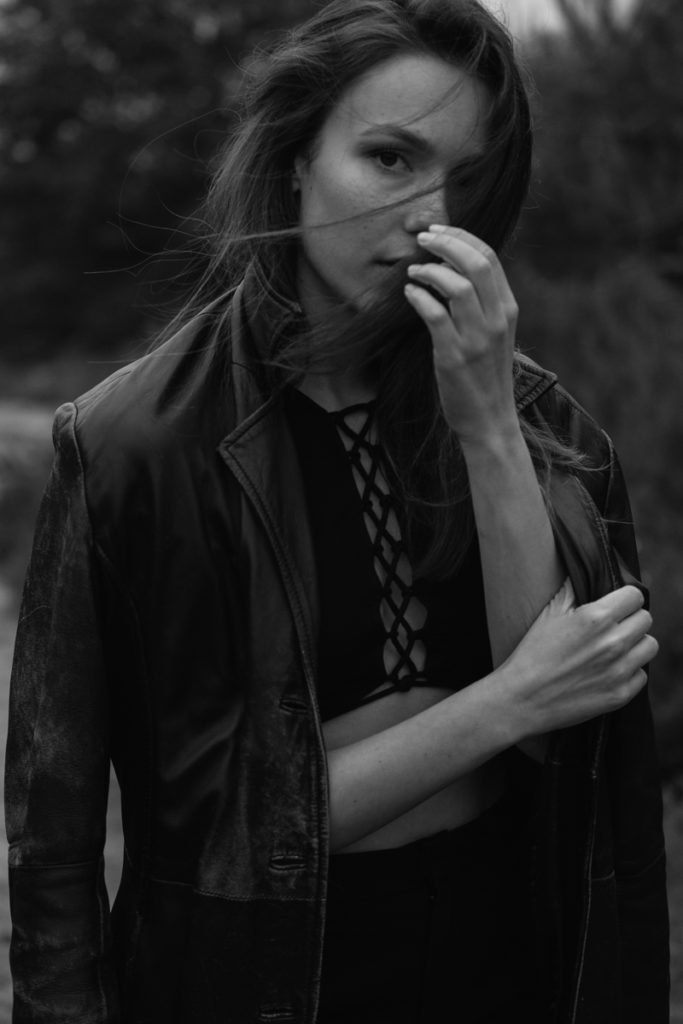 Kim Oehler schwarzweißbild Porträtfotografie Sascha Etzbach Fotografie Pulheim Fotograf Köln