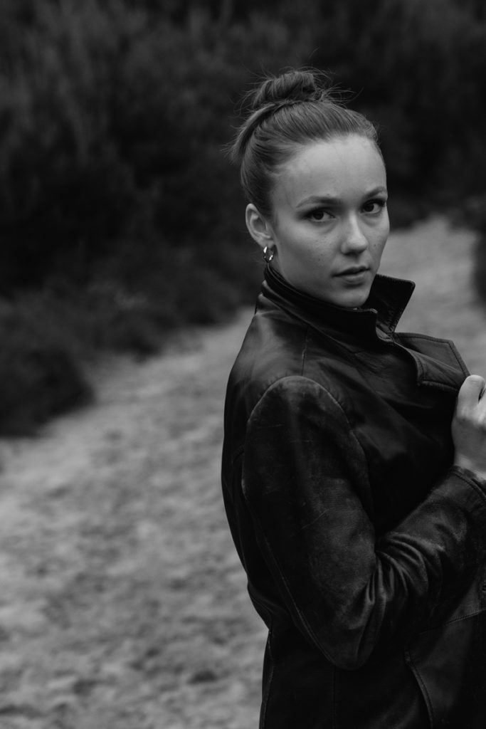 Kim Oehler schwarzweißbild Porträtfotografie Sascha Etzbach Fotografie Pulheim Fotograf Köln