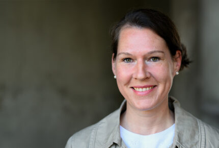 Lena Faxel mit Mantel